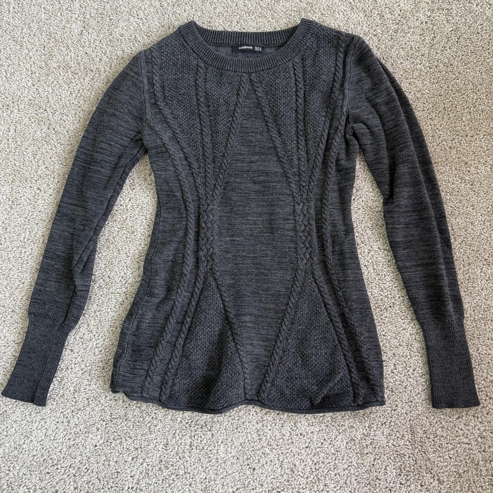 PattyBoutik Sweater Womens Medium Gray Crew Neck Cable Knit Slim Fit Pullover